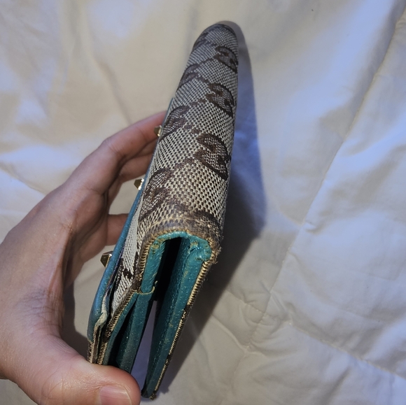 Authentic Gucci Wallet - Picture 17 of 17